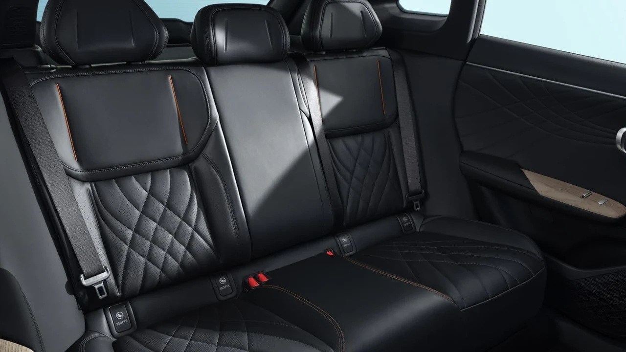 Deepal S07 cabin space and seating photo for wholesale buyers 1