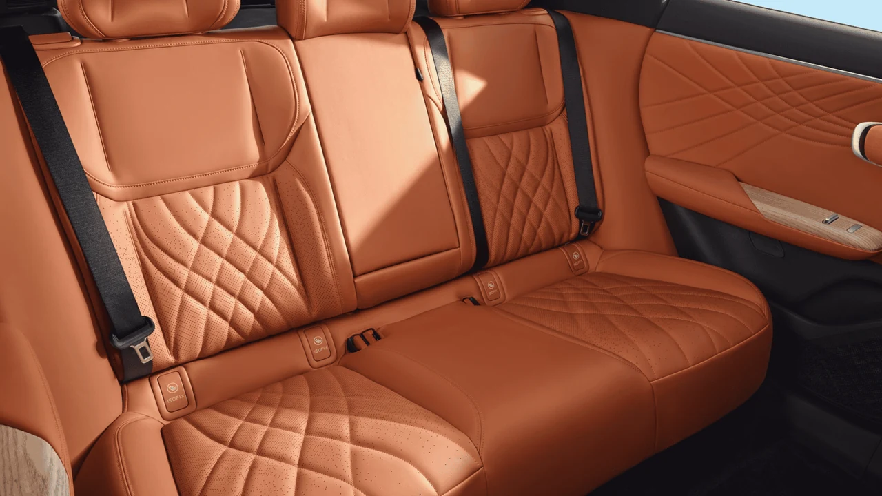 Deepal S07 cabin space and seating photo for wholesale buyers 3