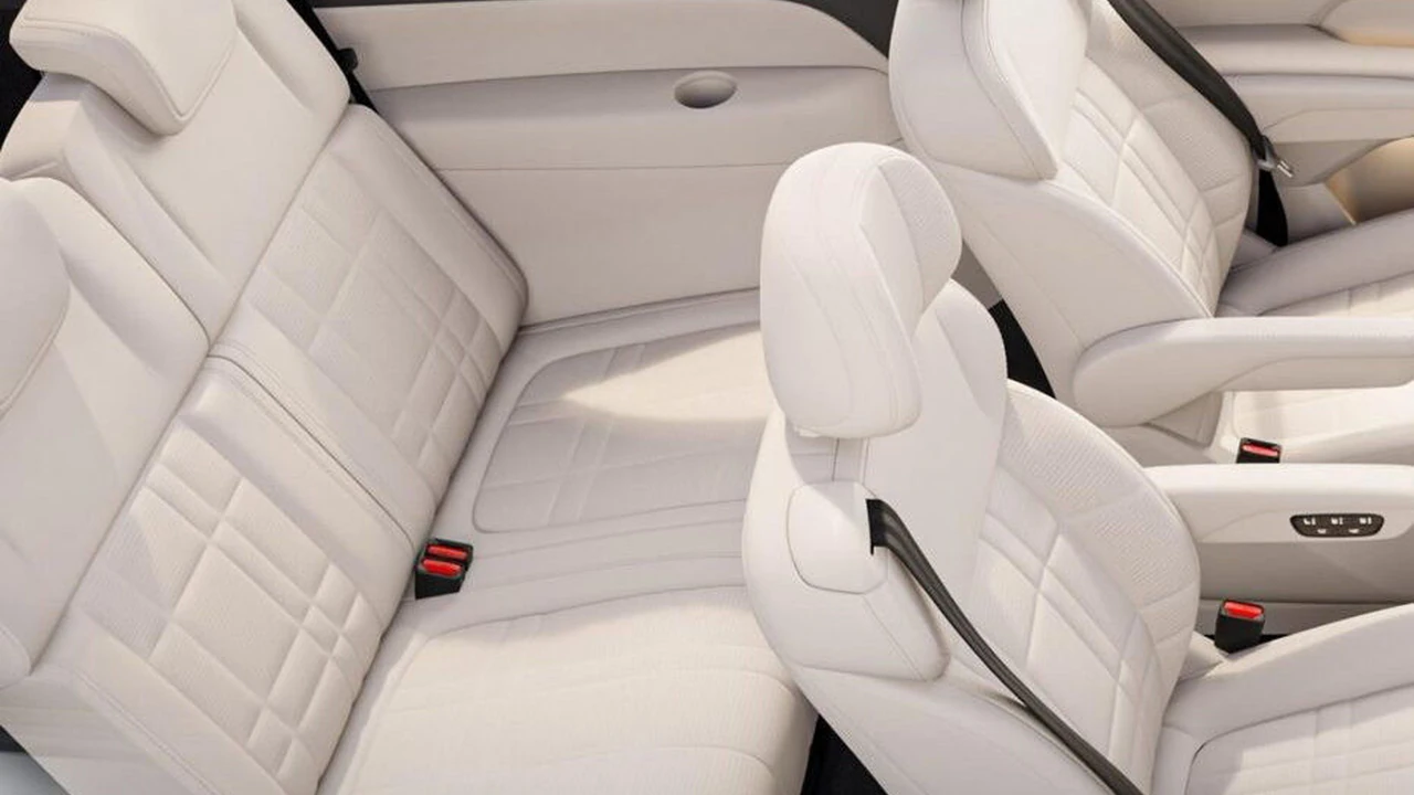Deepal S09 cabin space and seating photo for wholesale buyers 3