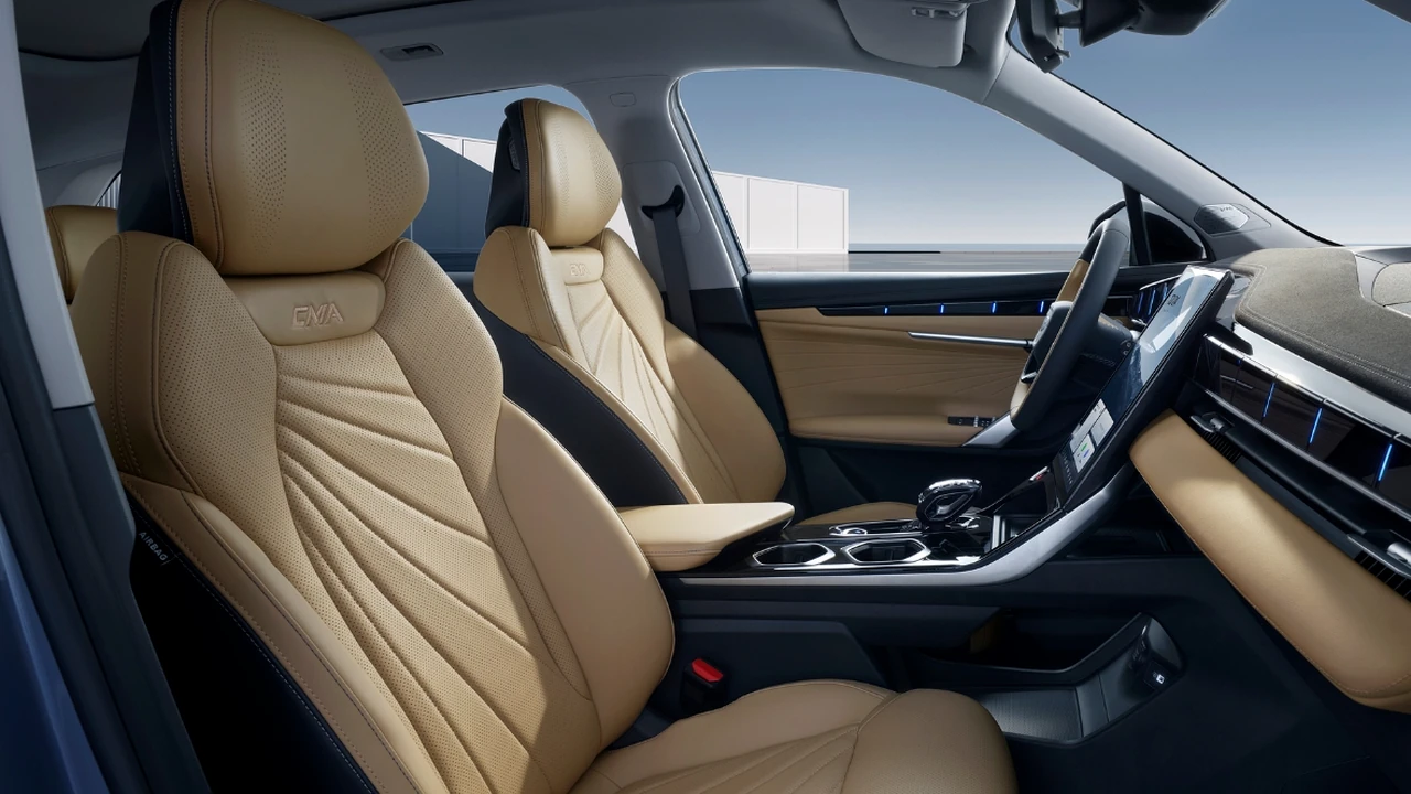 Geely Atlas cabin space and seating photo for wholesale buyers 3